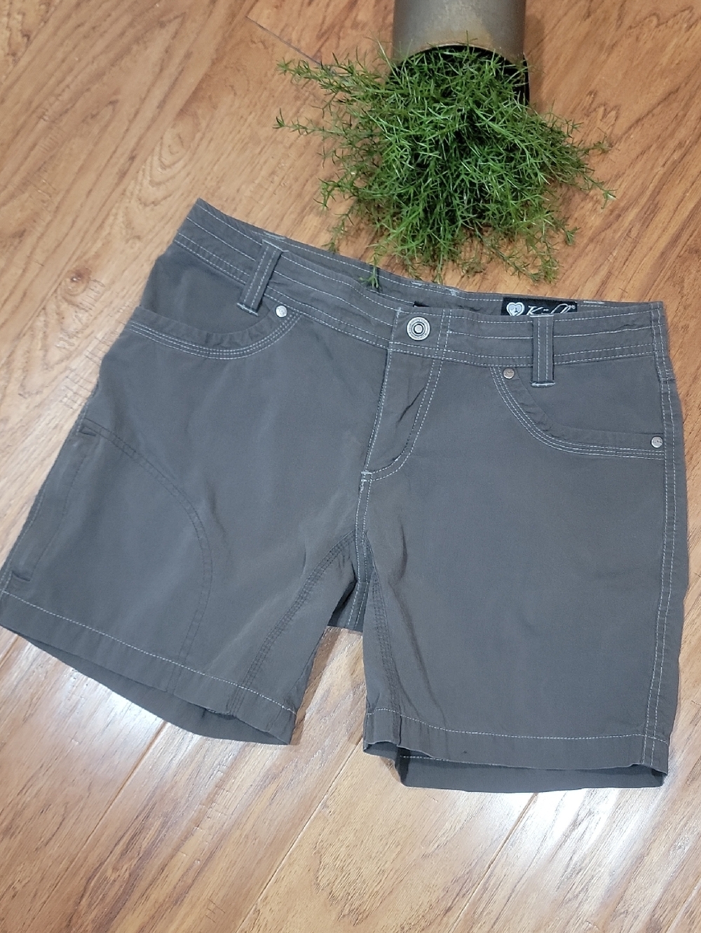 Kuhl Vintage Patina Dye Shorts 8 - Picture 2 of 11